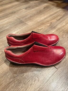 BIONICA Comfort Leather Red Loafer Size 9